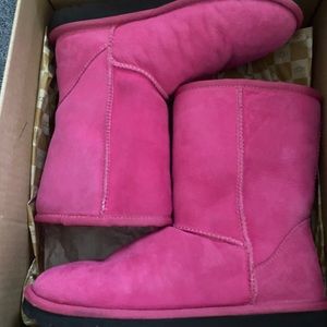 UGG Classic Short Boot Size 6